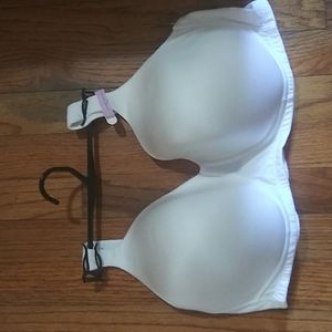 Nwot .Playtex white bra.